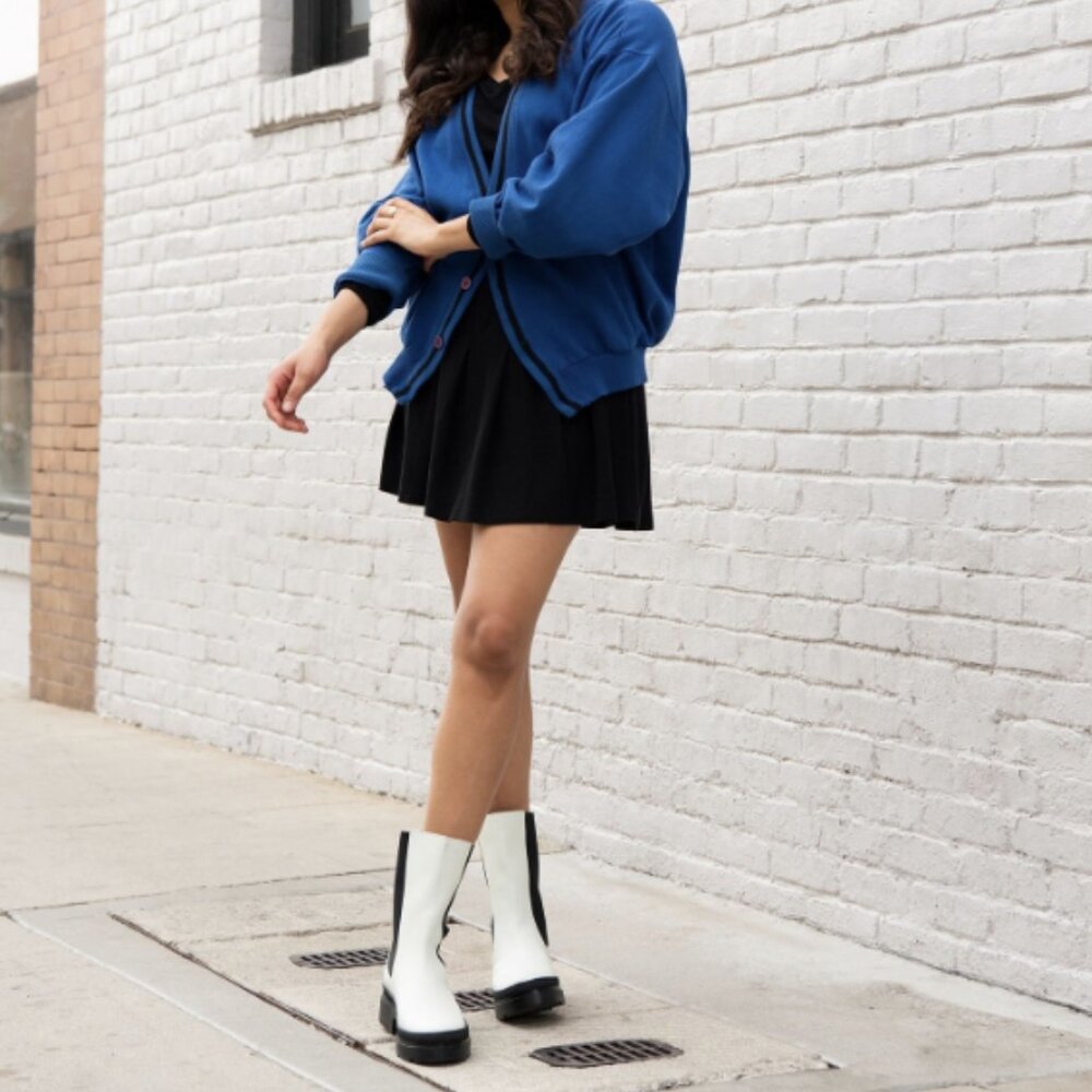 $499 Frye Chloe White Real Leather Black Retro Comfy Elastic Pull On Ankle Boot - Picture 4 of 16